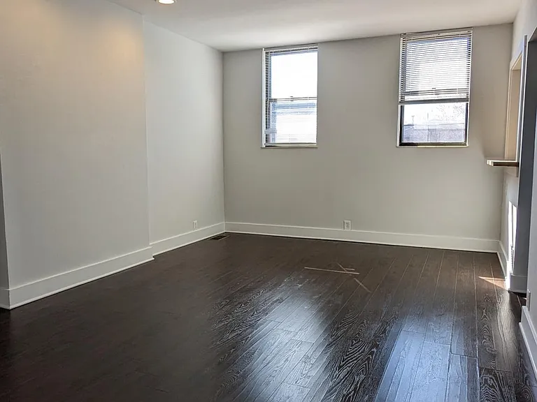 52 1/2 E 5th Ave #D — Photo 3