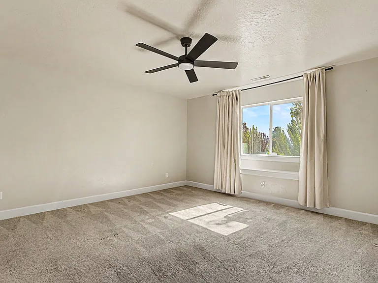 5140 N Elmstone Ave — Photo 17