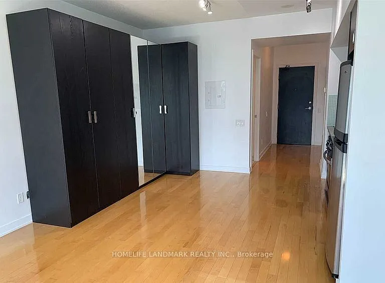 33 Charles St E #1604 — Photo 22