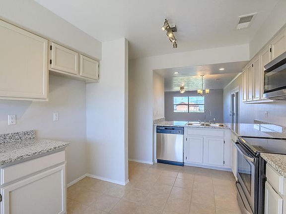 3rd image of 623 Baltic Ave SE