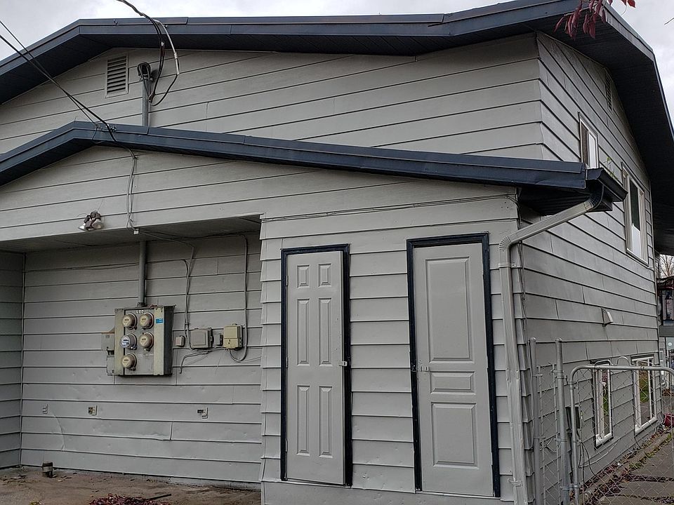 2nd image of 735 N Park St