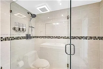 6770 Indian Creek Dr #70 — Photo 29