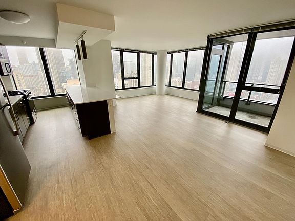 3rd image of 301 W Huron St #3109