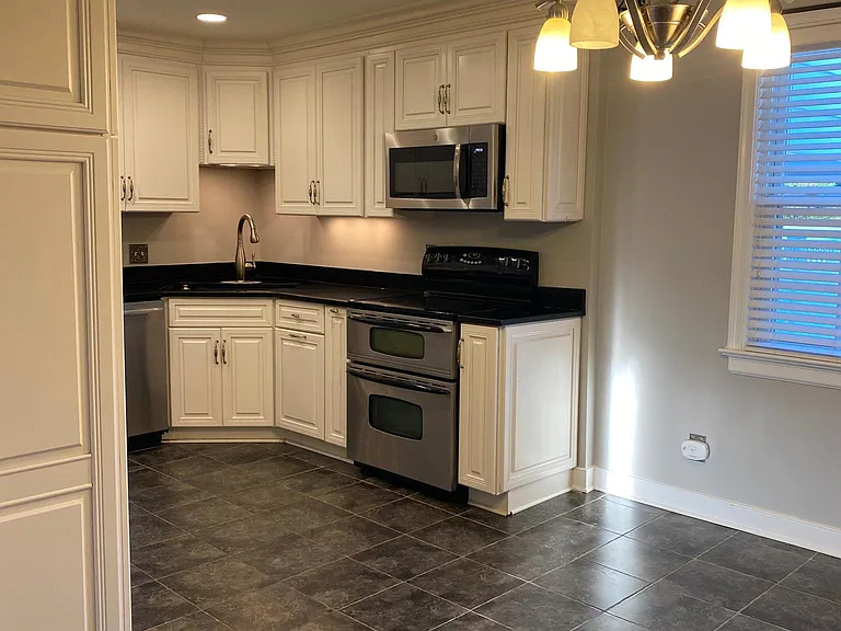 7968 Kenmore Dr — Photo 14