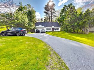 25 Cottage Cir, West Lebanon, NH 03784