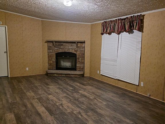 4th image of 1409 Clayton Dr