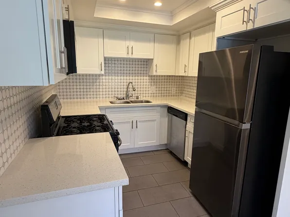 56 N Michigan Ave APT 3, Pasadena, CA 91106
