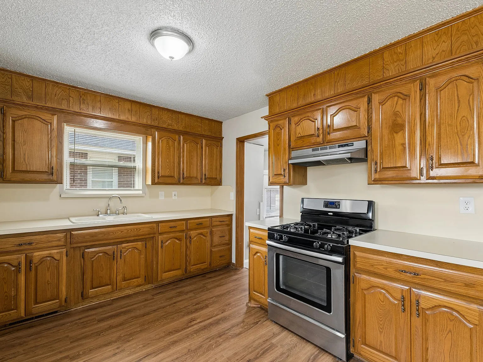 4 bed, 1460 sqft, $1,350 — Photo 2