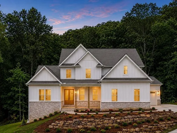 6043 Bluewater Blvd, Gainesville, GA 30506