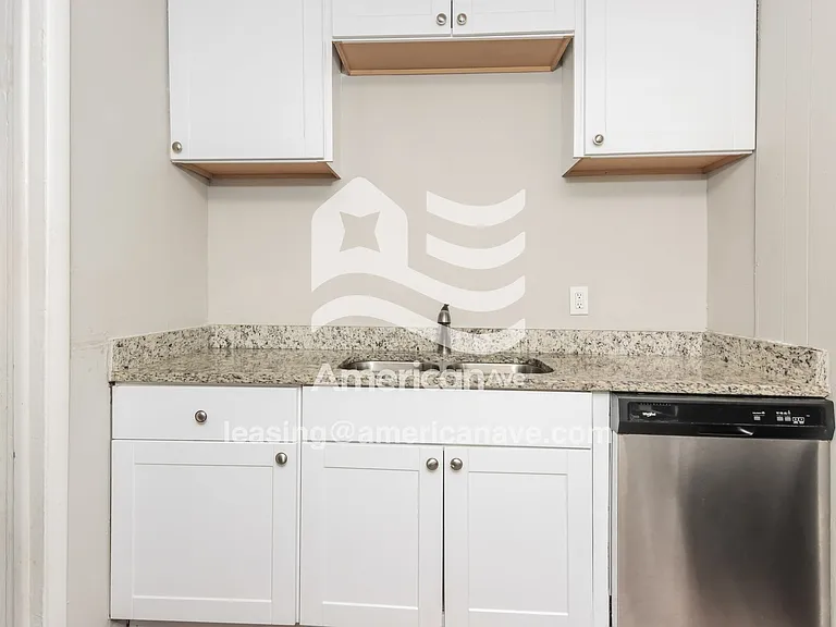 580872_005_kitchen_13902245.jpg