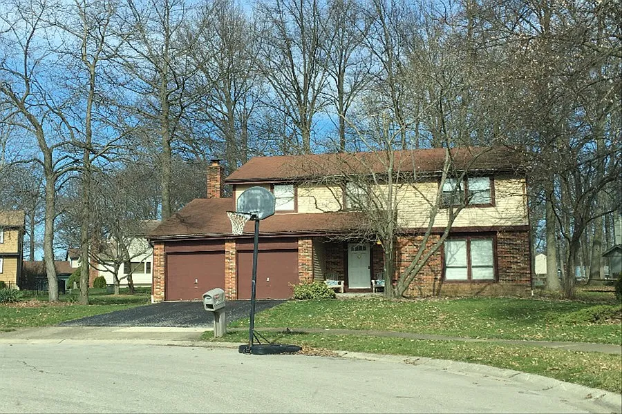 290 Carlin Ct W photo 1