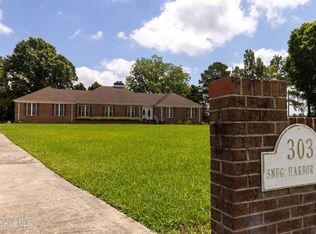 303 Snug Harbor Rd, Hertford, NC 27944