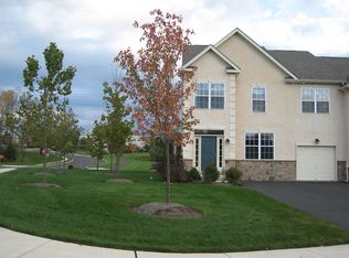 399 Manor Cir, Harleysville, PA 19438