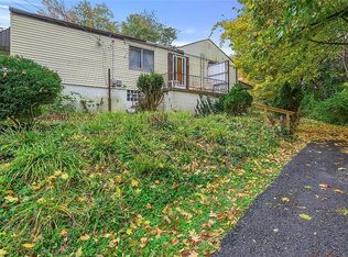 2 Willow St, Mc Kees Rocks, PA 15136