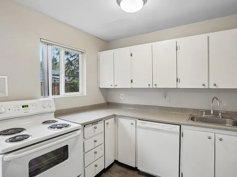 Arbor Place Apartments — Photo 8