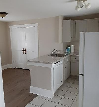 3rd image of 6011 Belmont Ave #3
