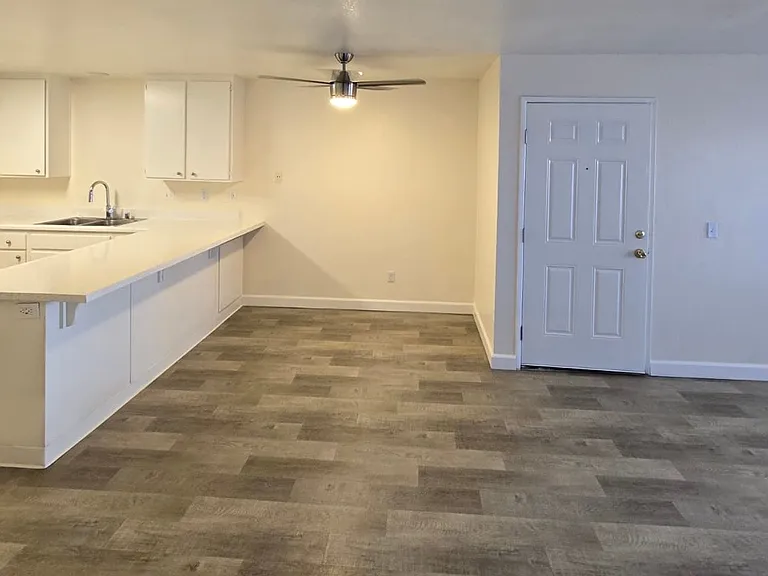 Highland View Apartments — Photo 26