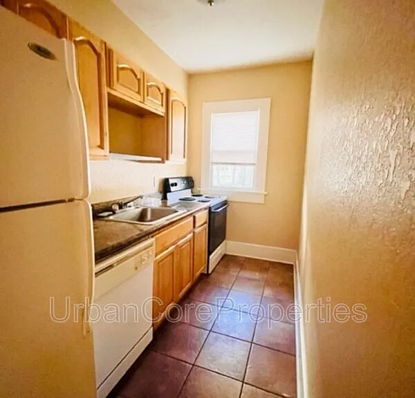 315 7th Ave N #3 — Photo 8