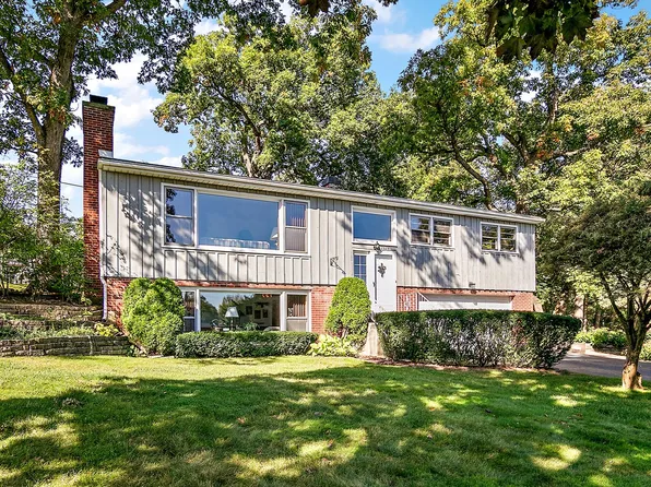 12626 S 72nd Ct, Palos Heights, IL 60463