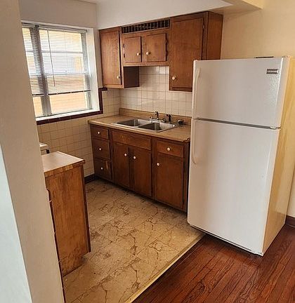 4th image of 5803 Devonshire Ave