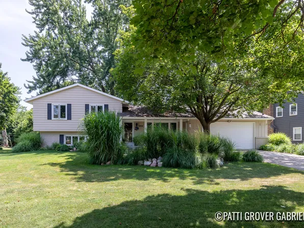 1830 Weymouth Dr SE, Grand Rapids, MI 49508