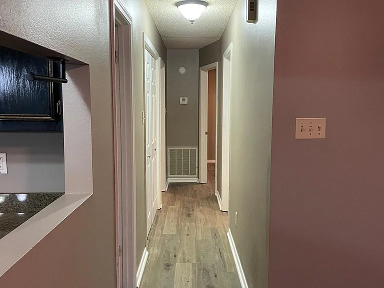 1029 Kelley Dr — Photo 6