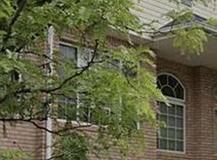 58 Pelican Cir, Staten Island, NY 10306