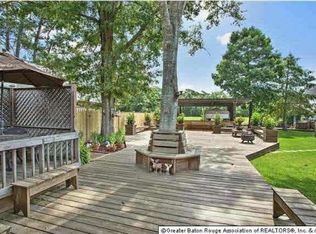 20398 Fairway Dr, Springfield, LA 70462