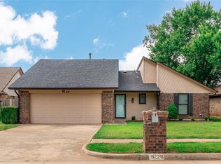 9228 Apple Dr, Midwest City, OK 73130