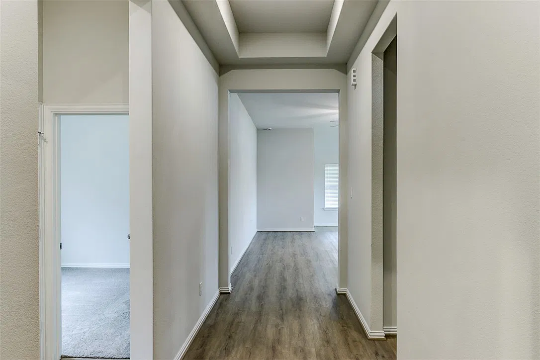 4 bed, 2009 sqft, $2,875 — Photo 2