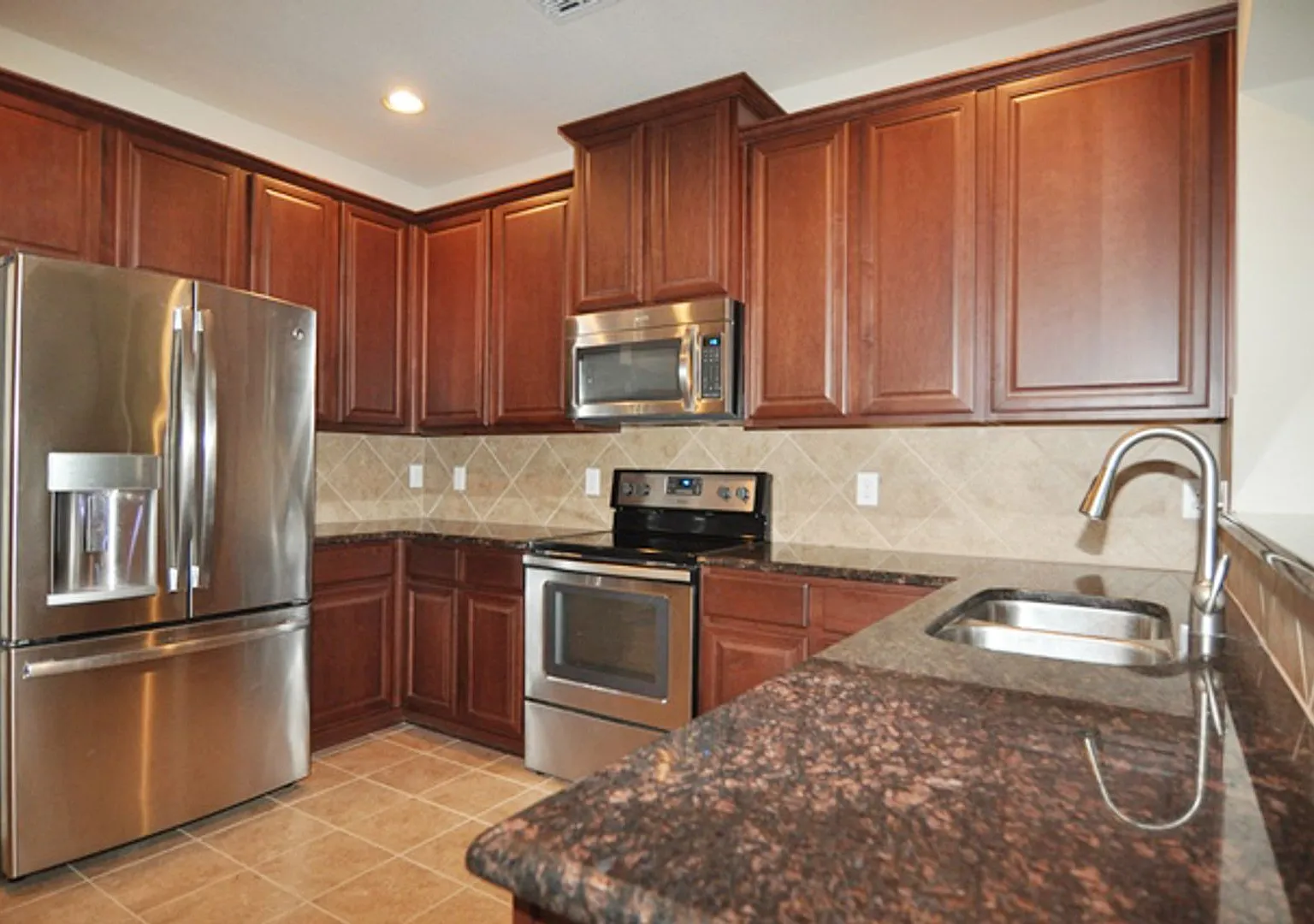 Coming Soon - Modern Keller Isd Townhome With Granite Kitchen & Hoa Pool! — Photo 4