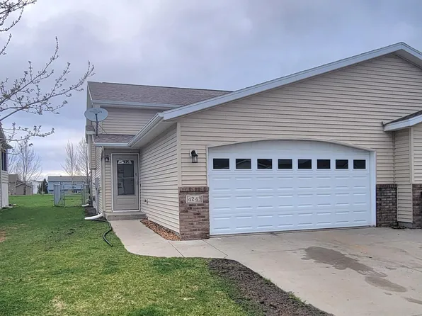 4243 39th Ave S, Fargo, ND 58104