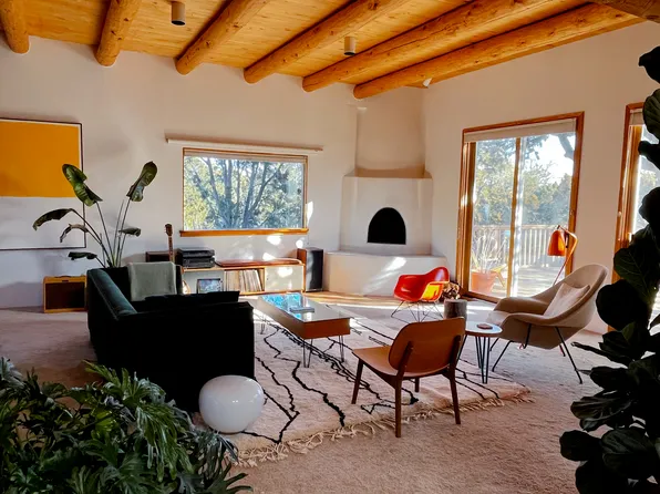 304 Calle Oso, Santa Fe, NM 87501