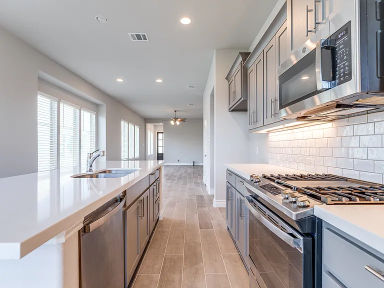 9504 Longhorn Ln — Photo 14