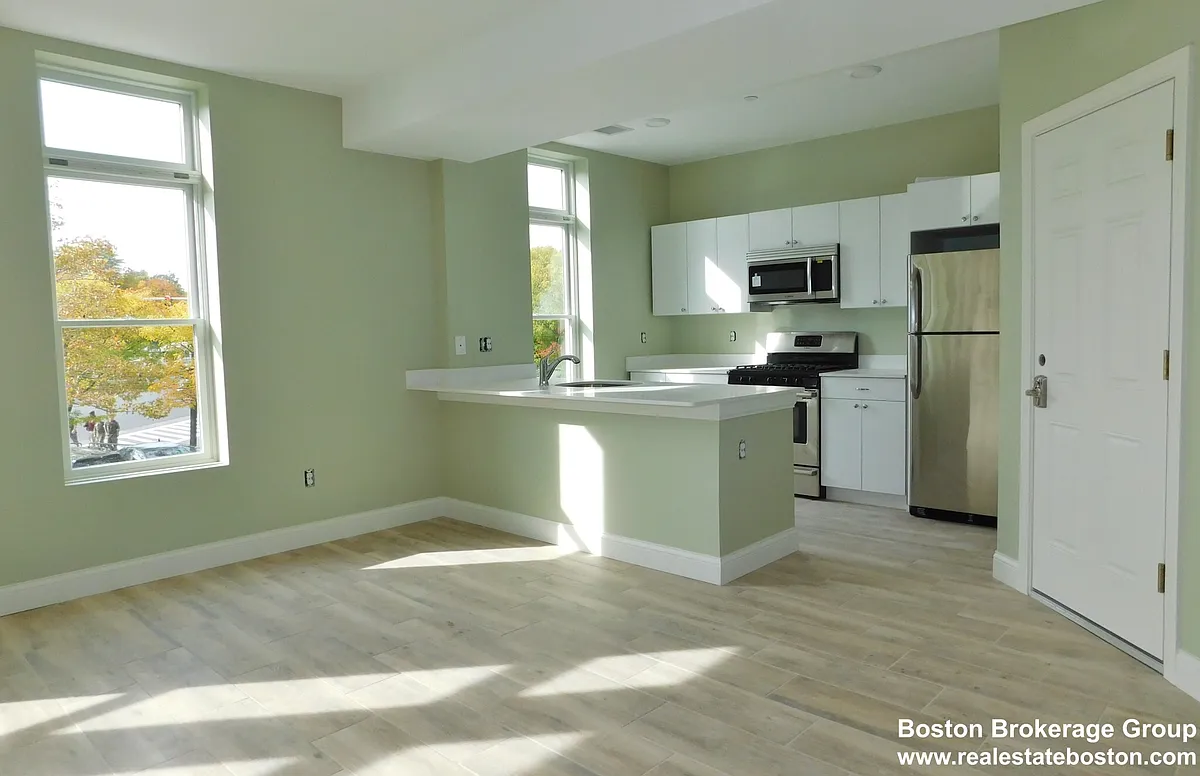 Building Photo - 10 Roxbury St #5