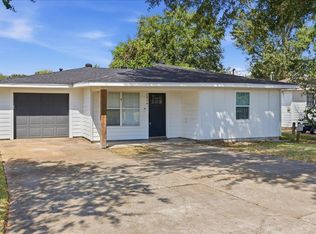 2014 Armstrong Ave, Port Neches, TX 77651