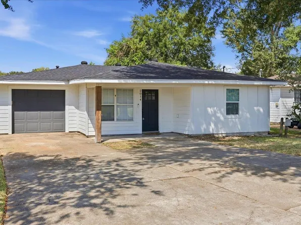 2014 Armstrong Ave, Port Neches, TX 77651