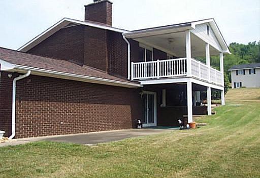 4th image of 2018 Lexington Dr