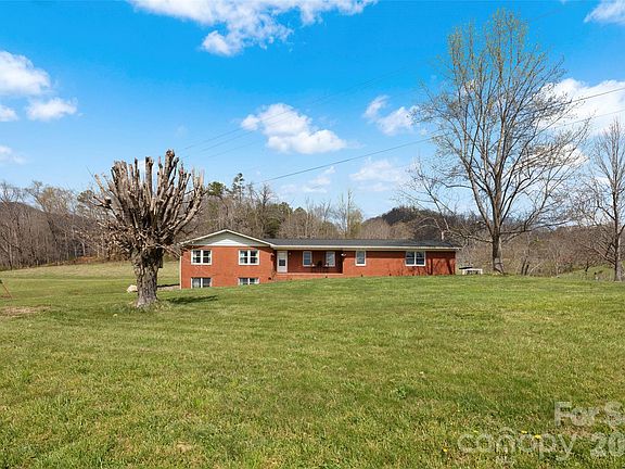 2nd image of 17 Boyd Cove Rd