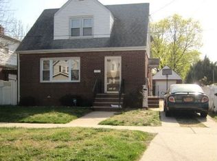 25114 139th Ave, Jamaica, NY 11422