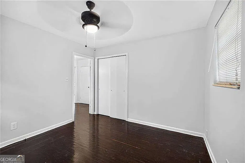 3 bed, 1.5 bath, 1226 sqft, $2,300 — Photo 4