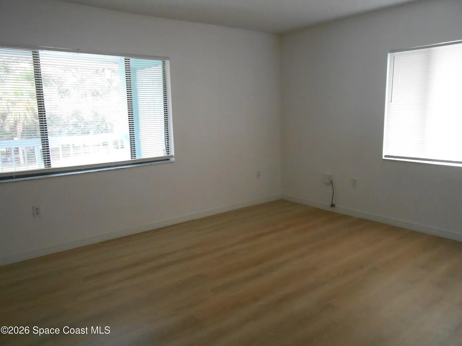 2 bed, 2.0 bath, 11040 sqft, $1,800 — Photo 2