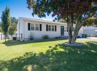 17 Pickering St, Chicopee, MA 01013