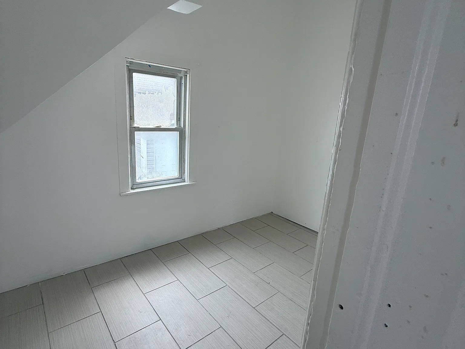 2 bed, 900 sqft, $1,825 — Photo 3
