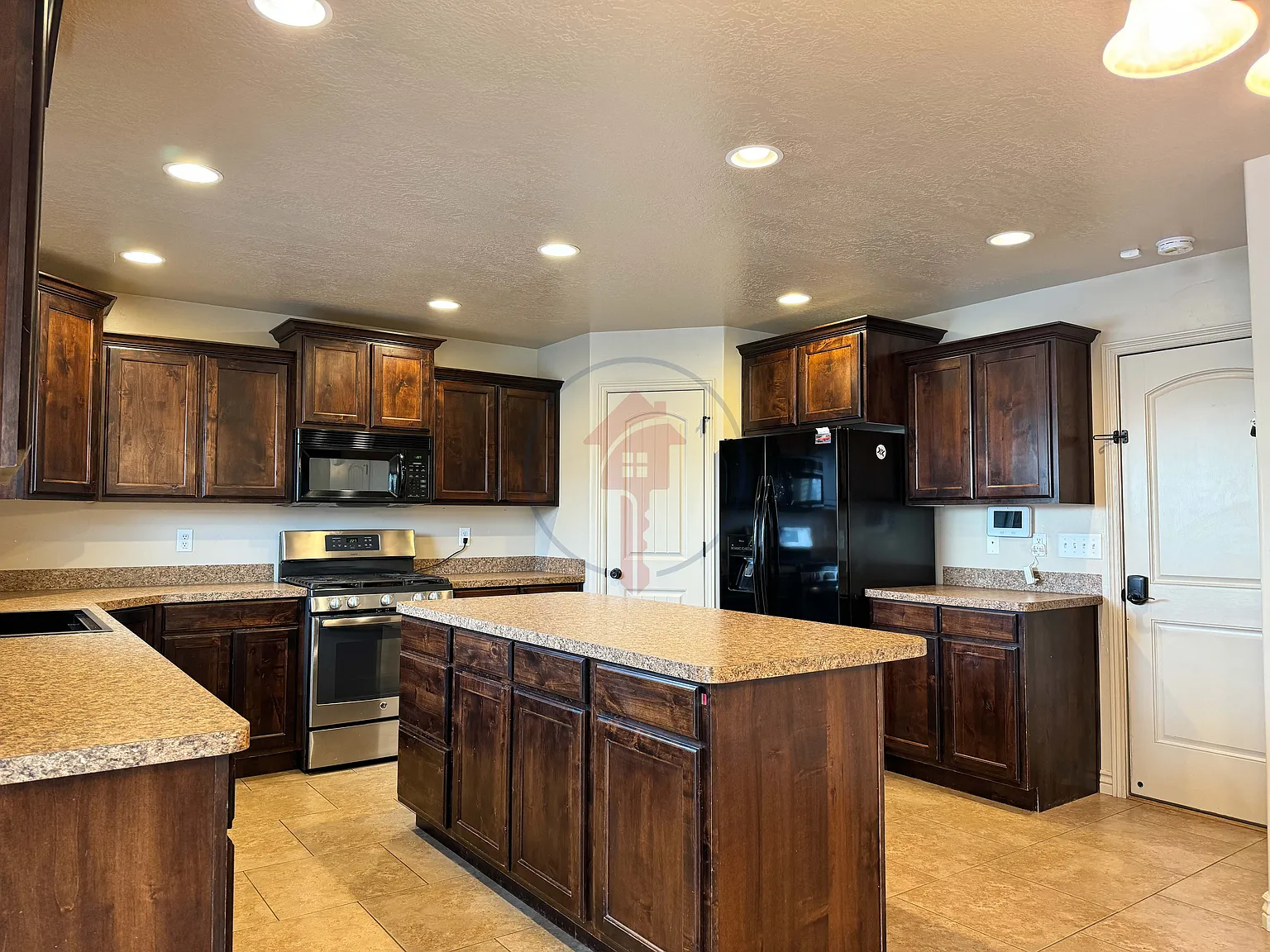 770 N Single Family Home — Photo 3