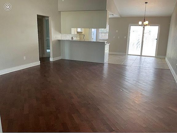 2nd image of 1905 Sheffield Ct