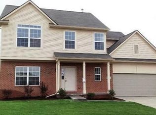 816 Golf Ridge Dr, Dundee, MI 48131