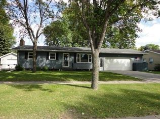 1724 7th Ave NW, East Grand Forks, MN 56721