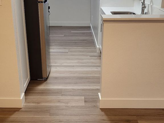 4th image of 4276 S Centinela Ave APT 204