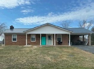 105 Greenhaven Dr, Galax, VA 24333